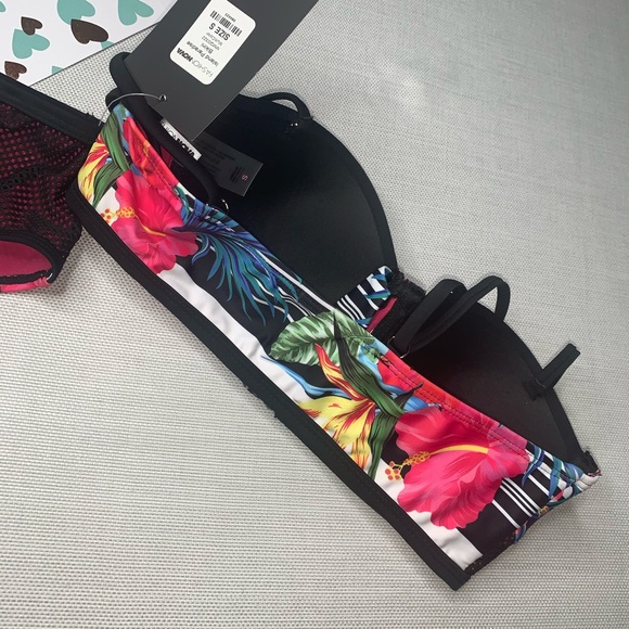 Fashion Nova’ Island Paradise Bikini - Picture 6 of 14